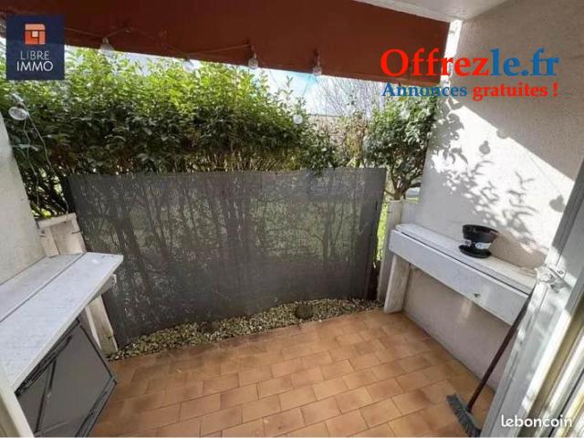 A vendre appartement T3 à Billère avec terrasse et parking.