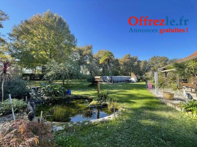 Propriété 5 pièces  Maison 130 m² avec grand terrain et piscine à Sonville