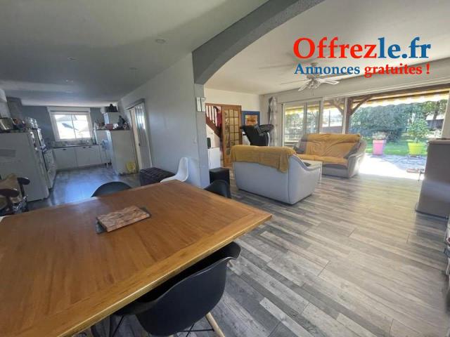 Propriété 5 pièces  Maison 130 m² avec grand terrain et piscine à Sonville - 11