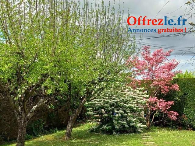 Conviviale maison avec piscine implantée dans un havre de verdure