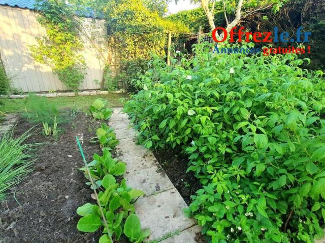 Conviviale maison avec piscine implantée dans un havre de verdure