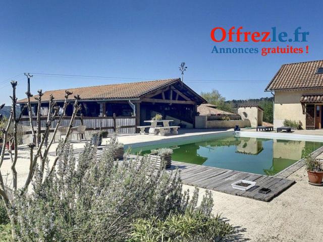 BELLE PROPRIETE DE 22 HA  AVEC MAISON D'HABITATION EN PERIGORD BLANC