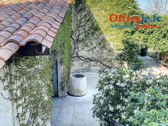 BELLE PROPRIETE DE 22 HA  AVEC MAISON D'HABITATION EN PERIGORD BLANC - 12