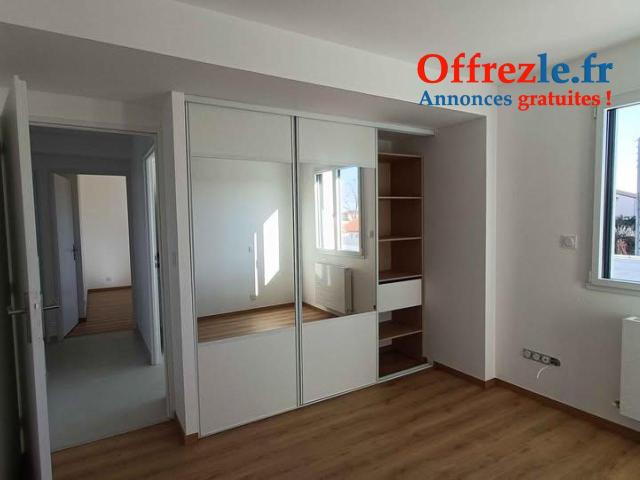 Maison entièrement rénovée d'environ 130 m2 habitable. Parcelle de 350 m2.
