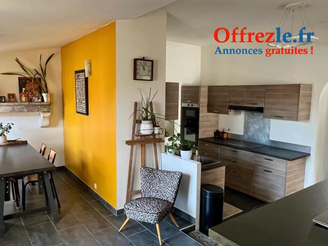 Maison 186m2 et appartement T2 loué, terrain 734m2 et piscine