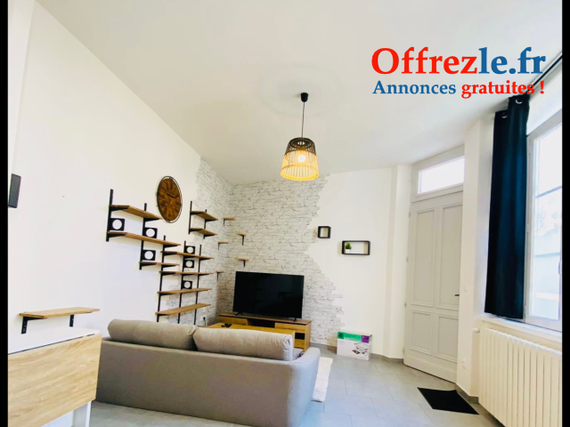 À VENDRE – MAISON RÉNOVÉE AU CŒUR DE LA RÉOLE (77 m² + cave)
