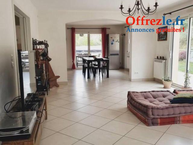 Maison 9 pièces pièces 250 m² idéalement situé au calme